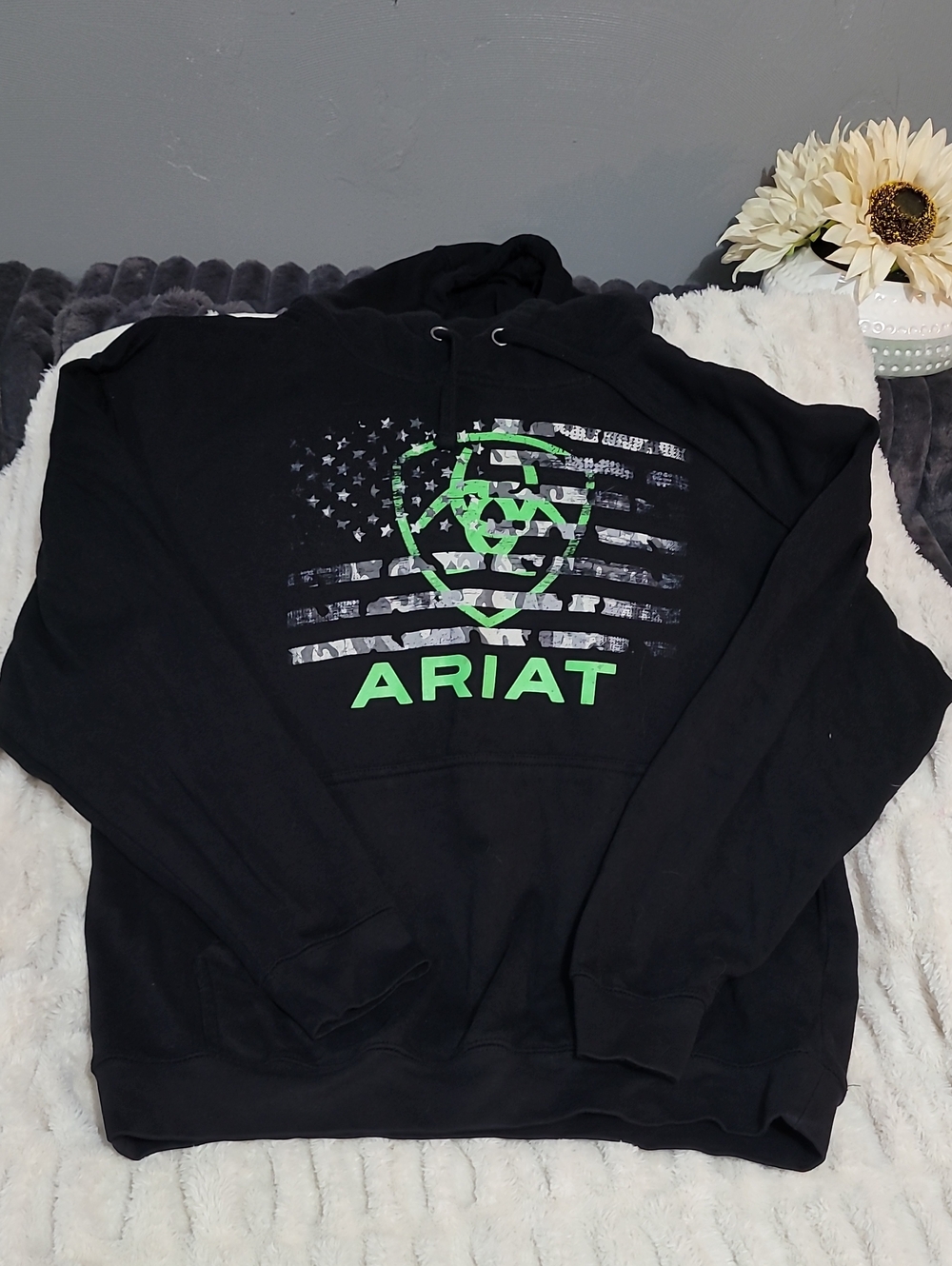 Ariat Black Pullover Hoodie with Logo Tag